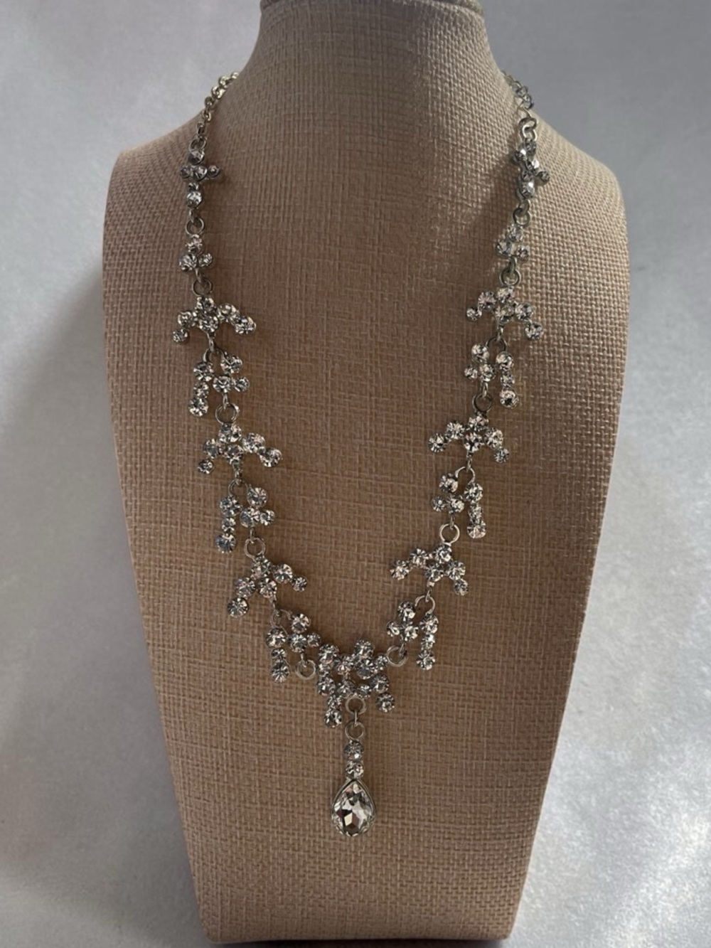 Vintage Silver Tone Rhinestone Floral Drop Statement Necklace 19.75”